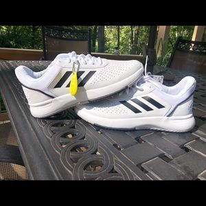 Adidas courtsmash tennis shoes size 9.5